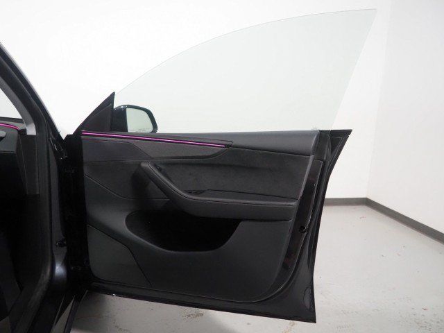 Used 2026 Tesla Model Y Long Range RWD image 63