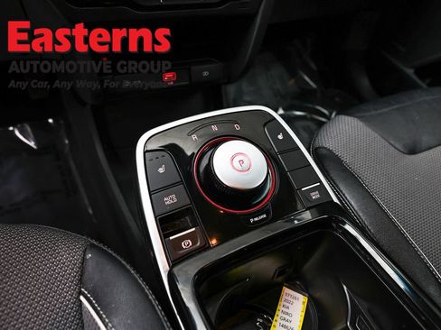 Used 2022 Kia Niro EX FWD image 13