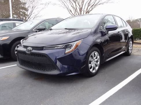 Used 2022 Toyota Corolla LE image 1