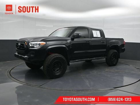 Used 2022 Toyota Tacoma SR AWD/4WD image 6