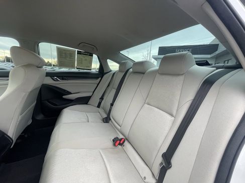 Used 2018 Honda Accord LX image 24