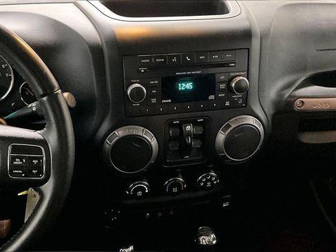 Used 2018 Jeep Wrangler Unlimited Sport S image 9