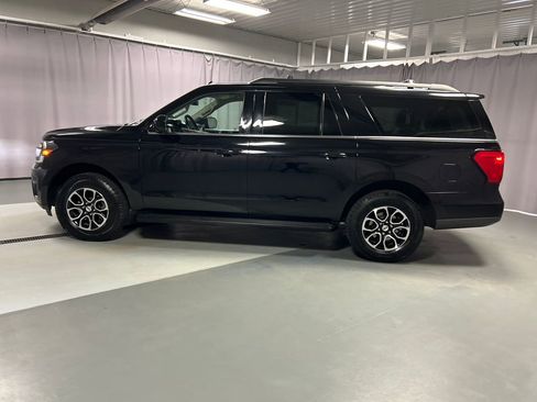 Used 2024 Ford Expedition Max XLT image 4