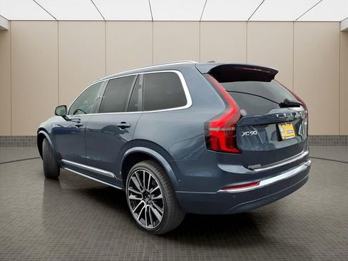New 2026 Volvo XC90 B6 Plus w/ Protection Package Premier image 7