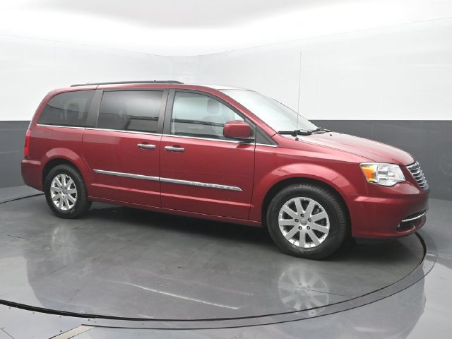Used 2016 Chrysler Town & Country Touring w/ Driver Convenience Group FWD image 7