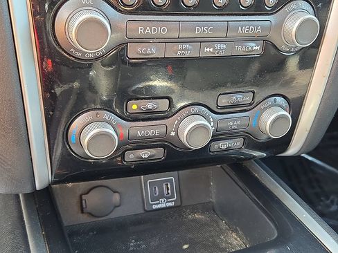 Used 2020 Nissan Pathfinder SV AWD/4WD image 13