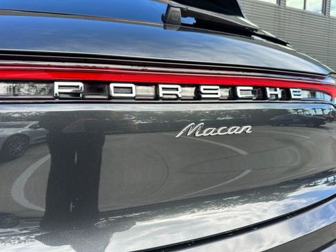 Used 2022 Porsche Macan image 14