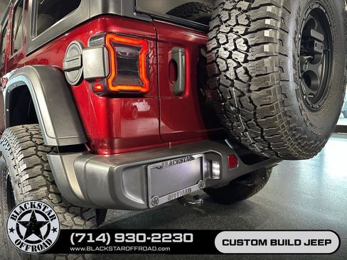 Used 2022 Jeep Wrangler Unlimited Rubicon AWD/4WD image 9