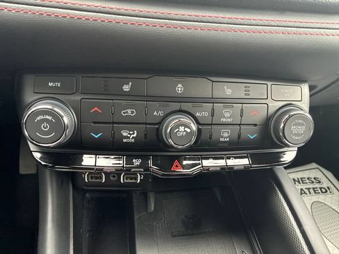 Used 2023 Dodge Durango R/T w/ Blacktop Package AWD/4WD image 33