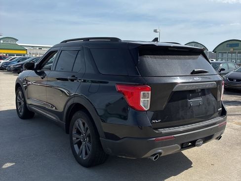 Used 2021 Ford Explorer XLT w/ Equipment Group 202A AWD/4WD image 4