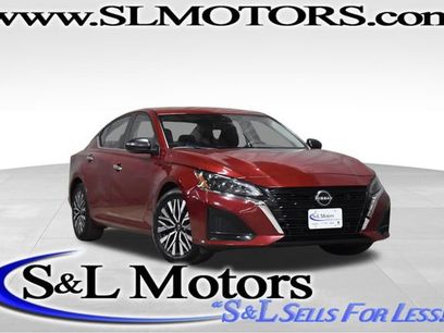 Used 2024 Nissan Altima 2.5 SV