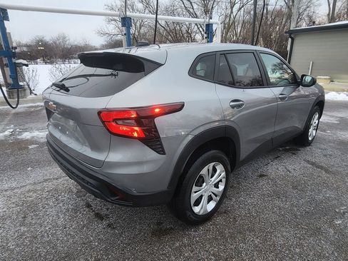 Used 2024 Chevrolet Trax LS image 7
