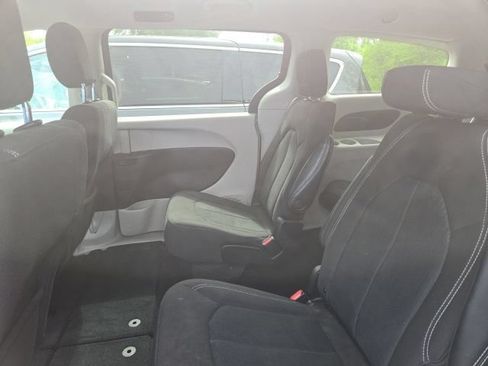 Used 2023 Chrysler Voyager LX FWD image 8