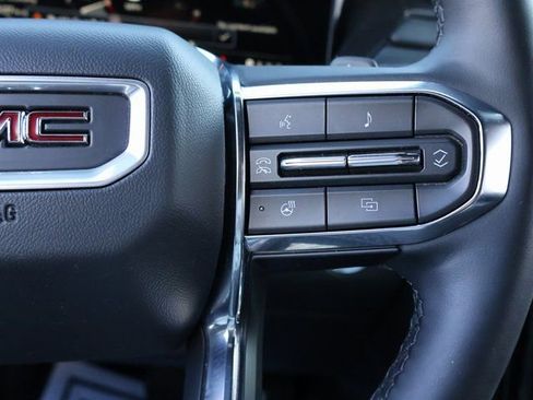 Used 2025 GMC Acadia Elevation image 37