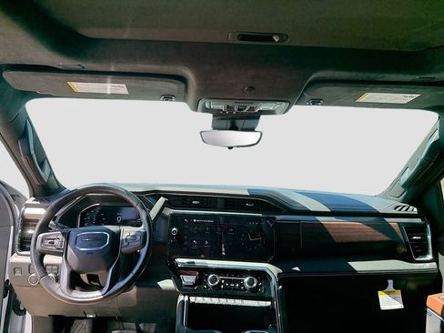 Used 2025 GMC Sierra 2500 Denali Ultimate AWD/4WD image 23