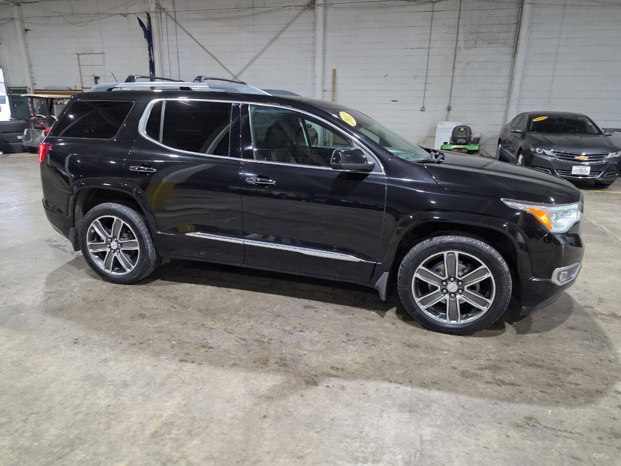 Used 2017 GMC Acadia Denali w/ LPO, Protection Package AWD/4WD image 16