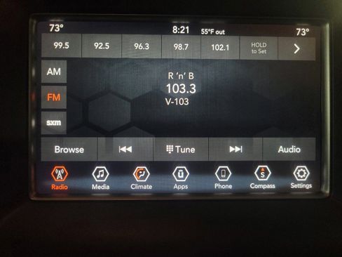 Used 2018 Jeep Grand Cherokee Laredo image 25