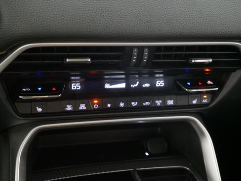 Certified 2025 MAZDA CX-90 3.3 Turbo w/ Preferred Package image 23