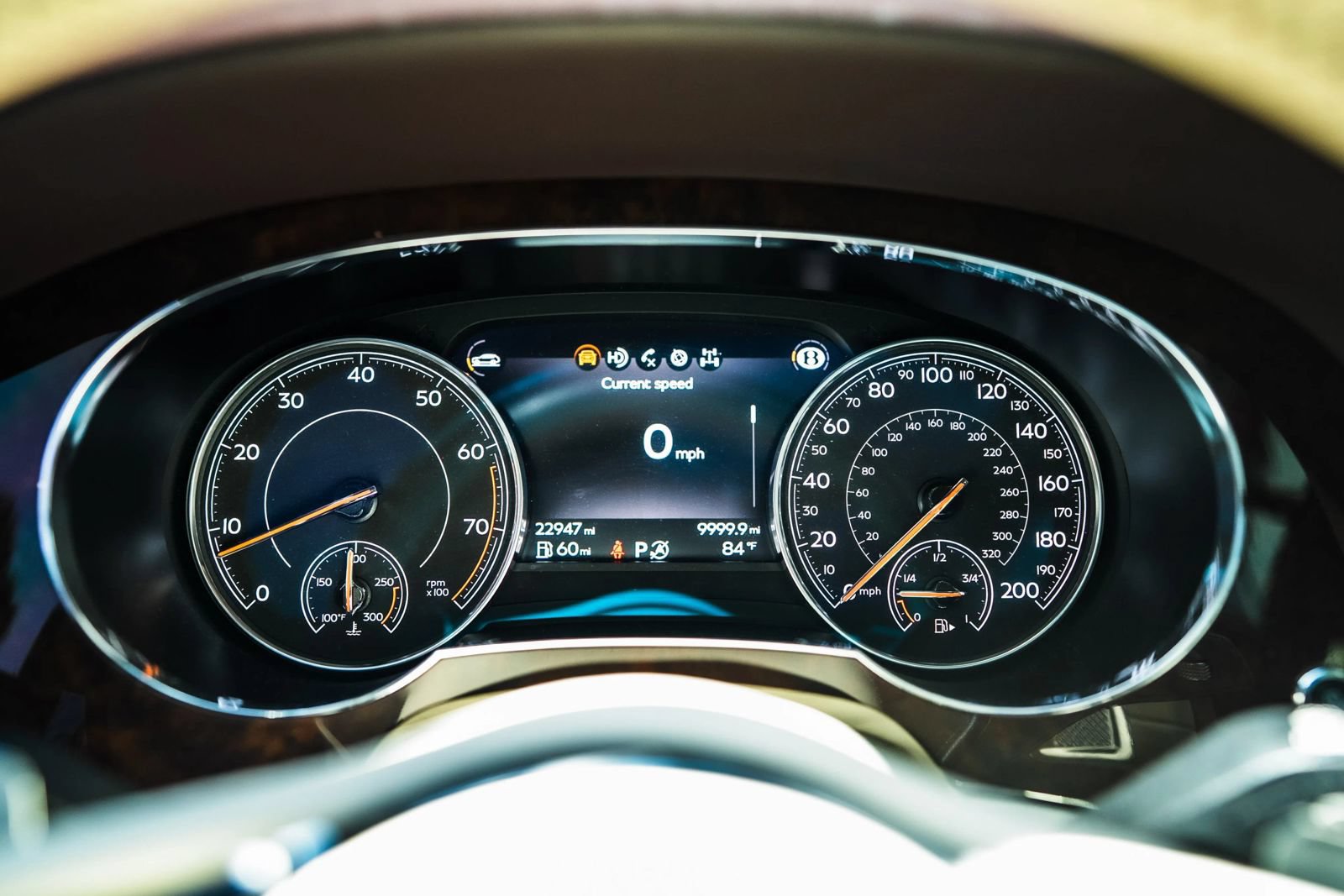 Used 2018 Bentley Bentayga AWD/4WD image 36