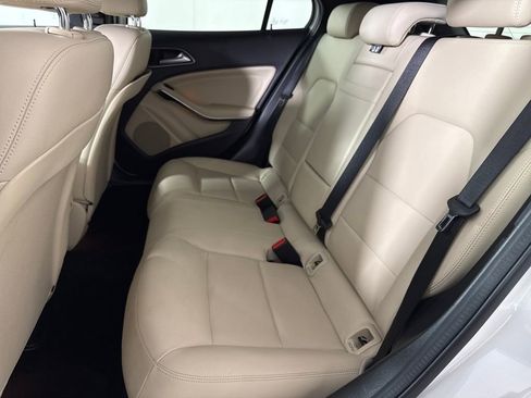 Used 2018 Mercedes-Benz GLA 250 image 12