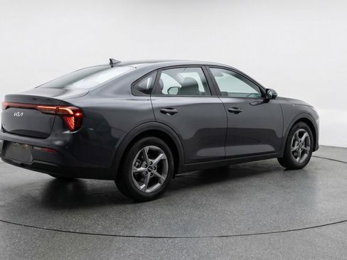 Used 2025 Kia K4 LXS image 9