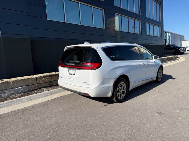 Used 2021 Chrysler Pacifica Limited w/ Premium & Safety Sphere Group AWD/4WD image 3