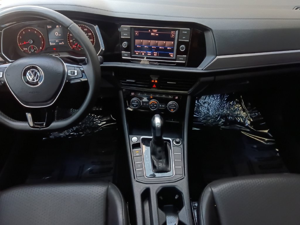 Used 2020 Volkswagen Jetta SE FWD image 3