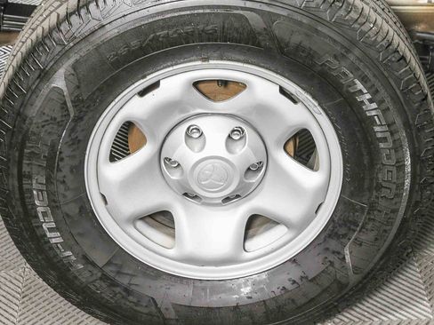 Used 2022 Toyota Tacoma SR w/ SR Convenience Package image 11