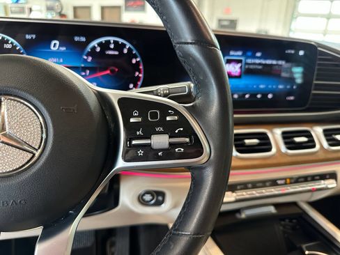 Used 2021 Mercedes-Benz GLS 450 4MATIC image 18
