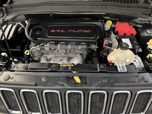 Used 2018 Jeep Renegade Sport w/ Power & Air Group image 29