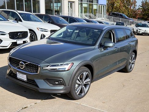 New 2026 Volvo V60 B5 Cross Country Plus w/ Climate Package image 6