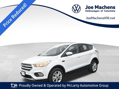 Used 2017 Ford Escape SE AWD/4WD image 1