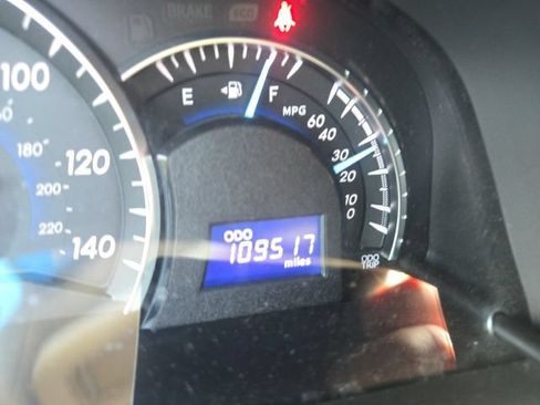 Used 2012 Toyota Camry XLE FWD image 9