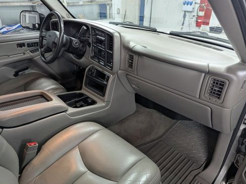 Used 2005 GMC Sierra 2500 SLT image 17