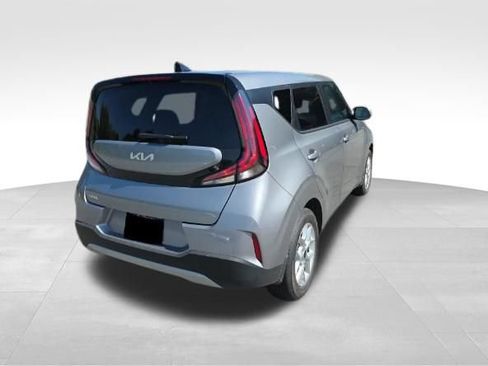 Used 2025 Kia Soul S FWD image 4