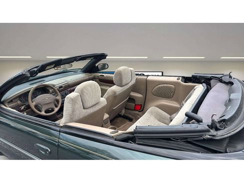 Used 2001 Chrysler Sebring LX FWD image 15