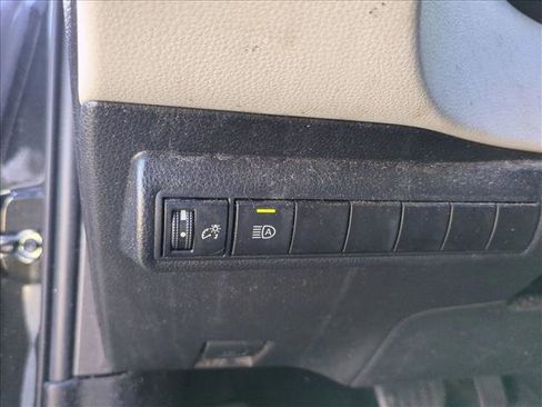 Used 2022 Toyota Corolla L image 8