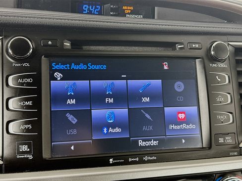 Used 2017 Toyota Highlander Limited image 21