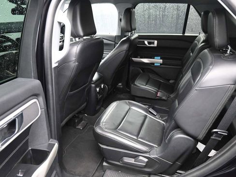 Used 2021 Ford Explorer XLT w/ Equipment Group 202A image 26