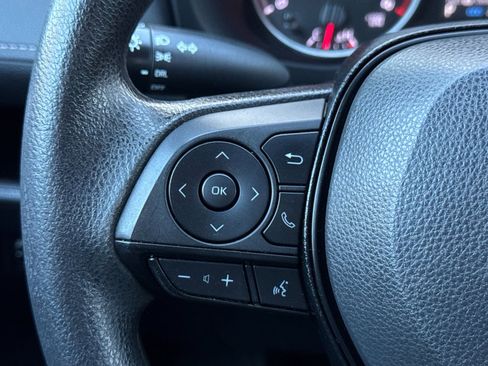 Used 2022 Toyota RAV4 LE image 24