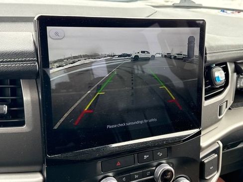 Used 2022 Ford Expedition XLT image 23