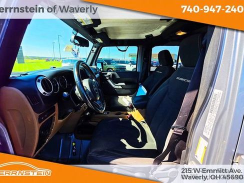 Used 2016 Jeep Wrangler Unlimited Rubicon w/ Connectivity Group AWD/4WD image 10