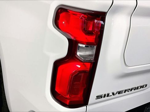Used 2023 Chevrolet Silverado 1500 LTZ w/ LTZ Convenience Package II RWD image 27