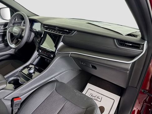 New 2025 Jeep Grand Cherokee L Laredo AWD/4WD image 29