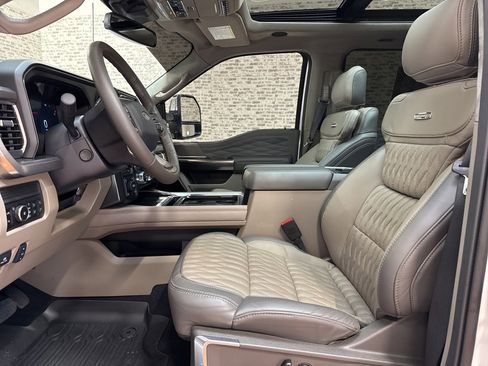 Used 2026 Ford F250 Platinum w/ Platinum Plus Package image 25