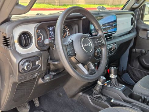 Used 2024 Jeep Wrangler Sport AWD/4WD image 12
