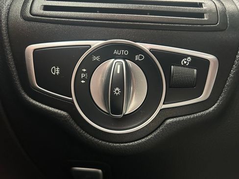 Used 2022 Mercedes-Benz GLC 300 4MATIC image 23