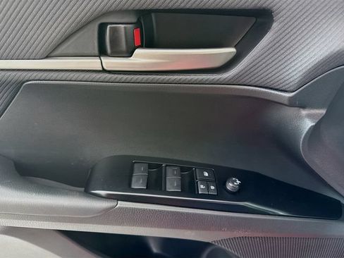 Used 2025 Toyota Camry SE w/ Convenience Package FWD image 18