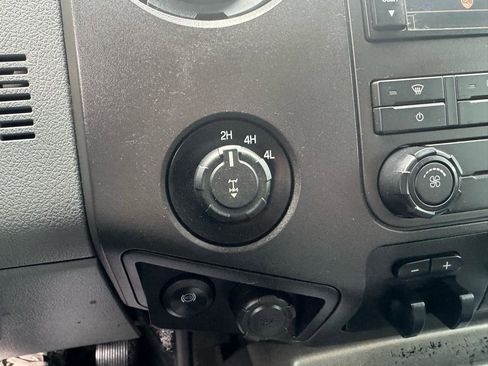 Used 2015 Ford F250 XL w/ Power Equipment Group image 31