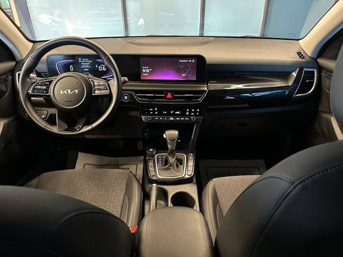 Used 2025 Kia Seltos S AWD/4WD image 9